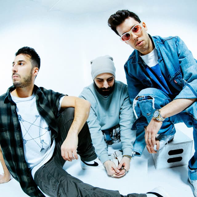 Cash Cash artist profile image