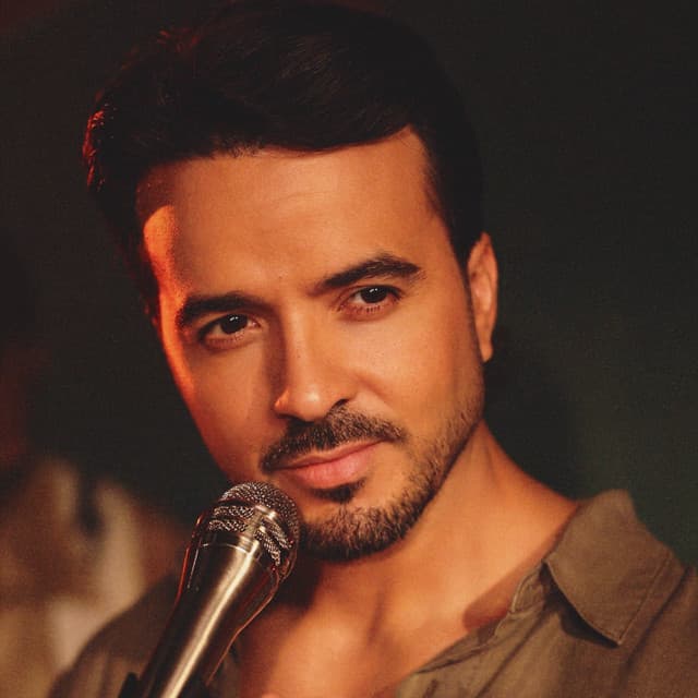 Luis Fonsi profile