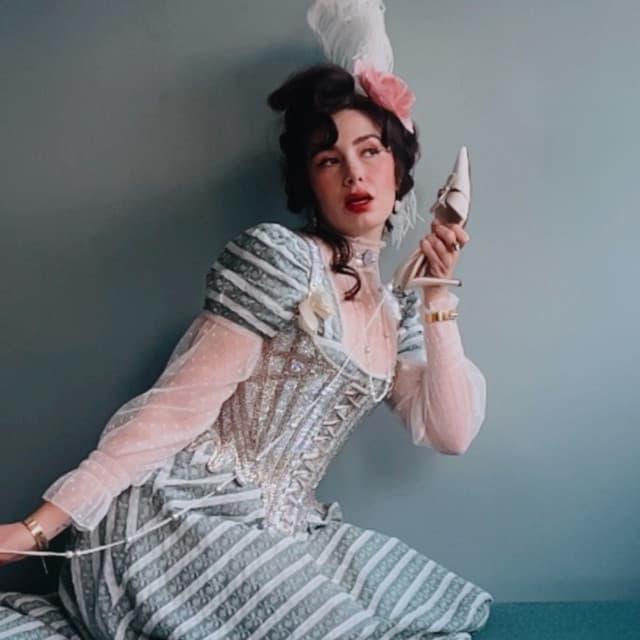 Elle Lexxa artist profile image