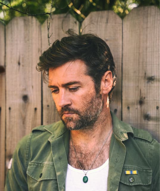 John Craigie artist profile image