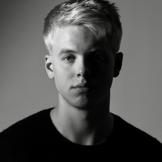 Carson Lueders artist profile image