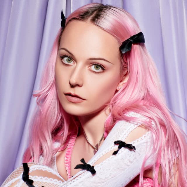 Hannah Diamond's artist profile image