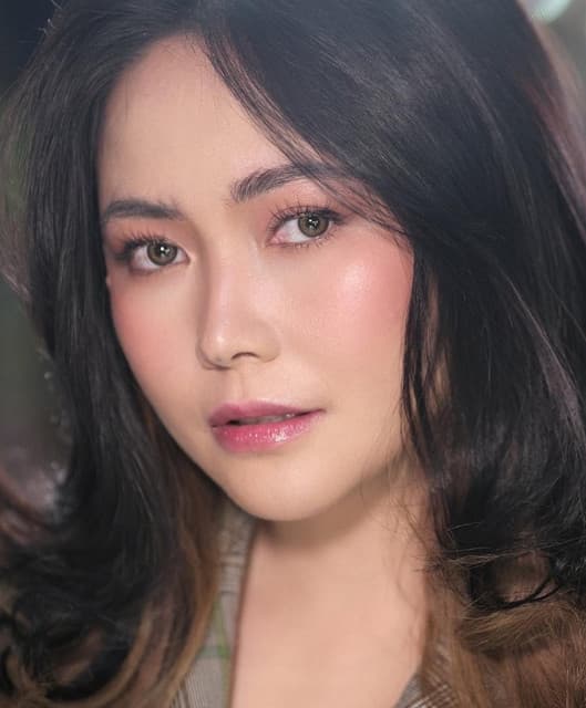 Yeng Constantino's artist profile image