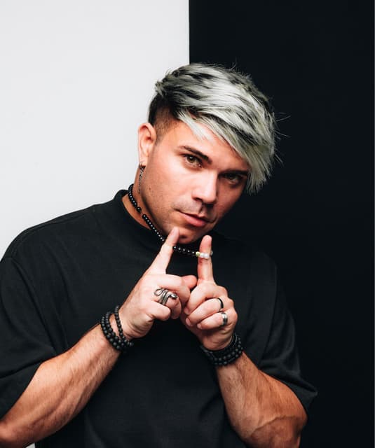 DOUG! artist profile image