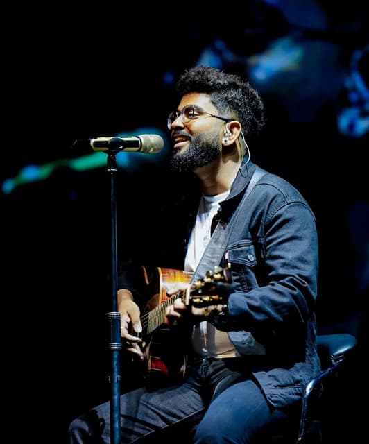 Dhyan Hewage artist profile image