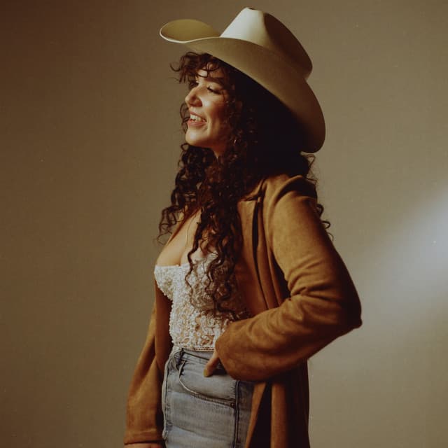 Emily Nenni's artist profile image