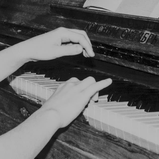 Alina Orlova artist profile image