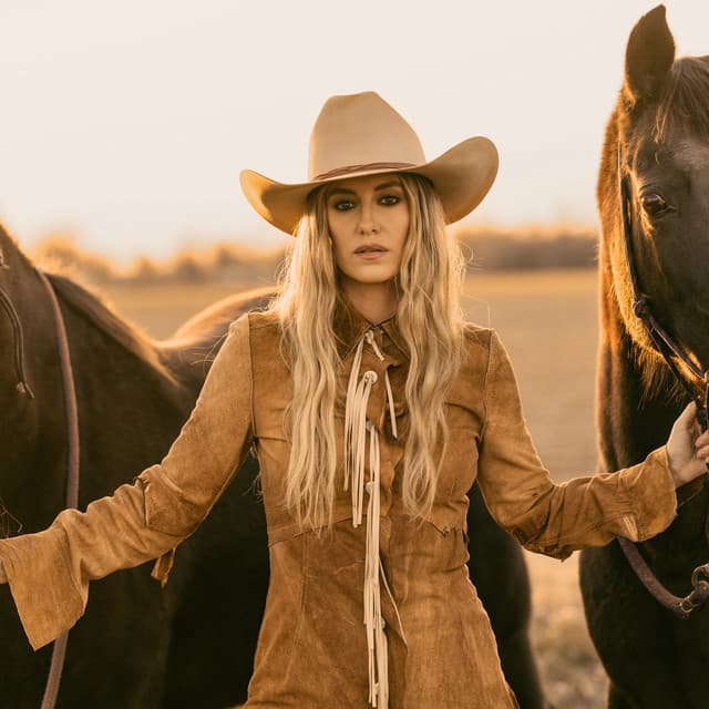 Lainey Wilson's artist profile image