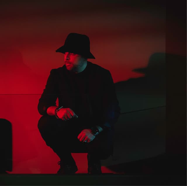 Sasha Carassi artist profile image