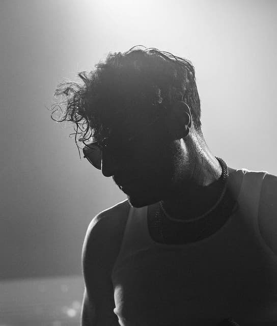 Ozbi artist profile image