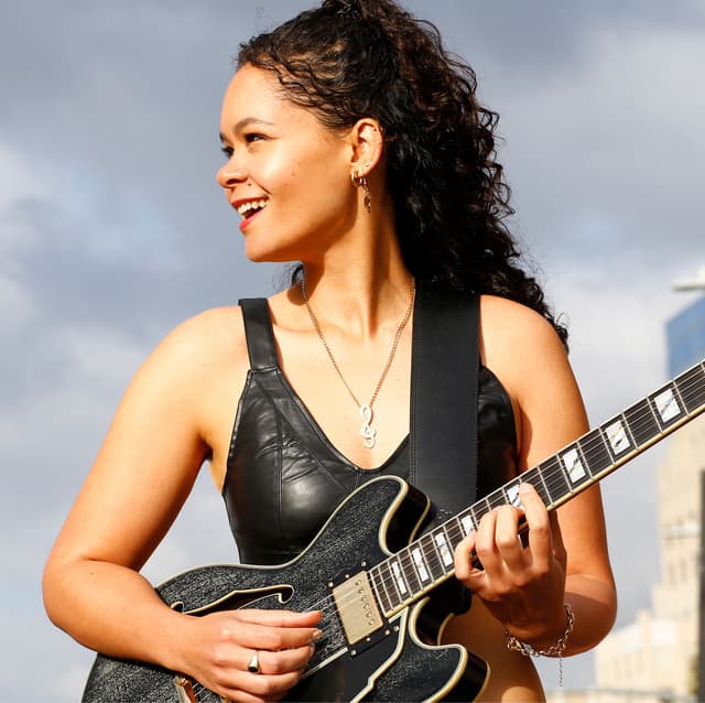 Andréa Lisa artist profile image