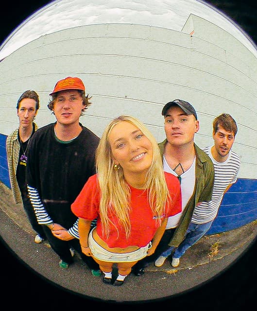 Mid Drift artist profile image