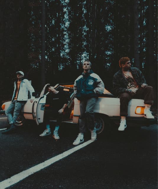 Dead Lakes artist profile image