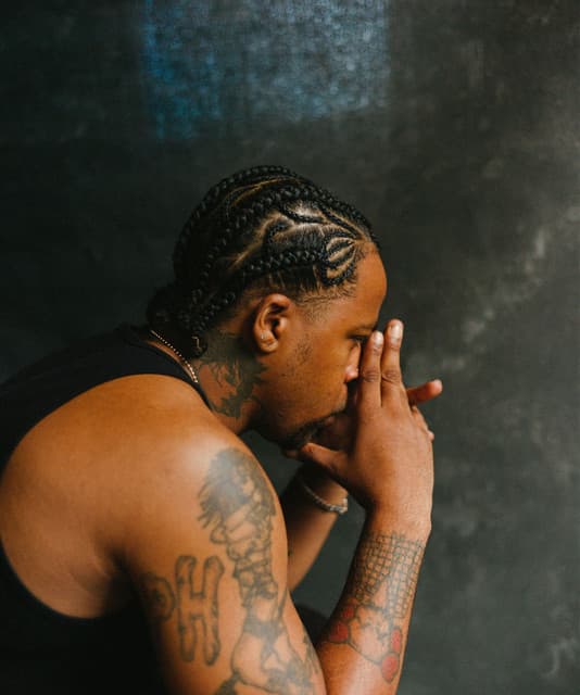 Azizi Gibson artist profile image