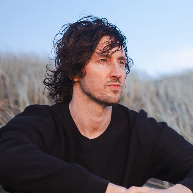 Dean Lewis's artist profile image