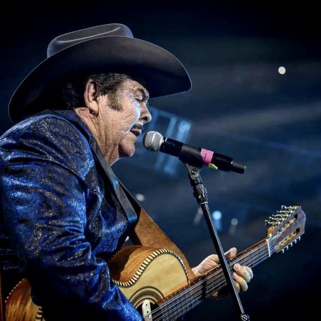 Eliseo Robles artist profile image