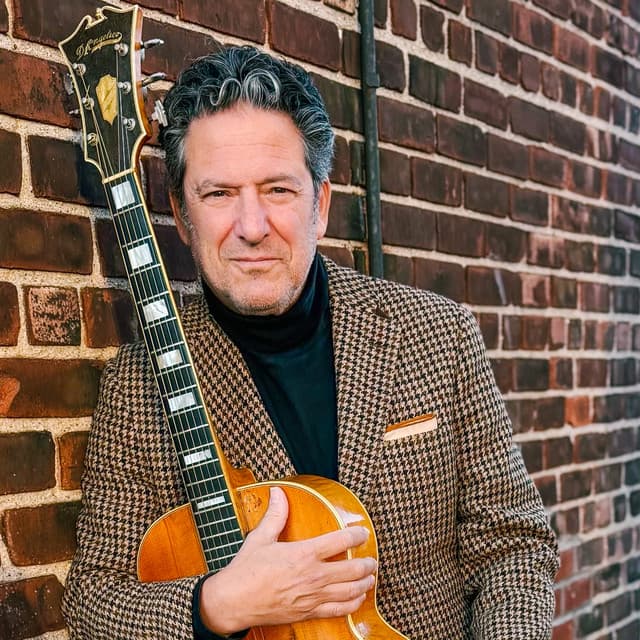 John Pizzarelli's artist profile image