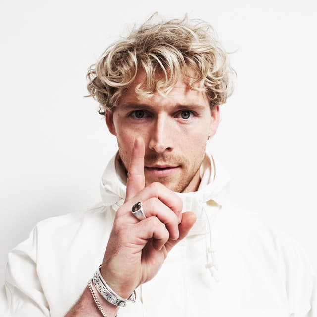 Christopher artist profile image