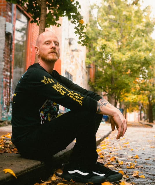 Sam Russo artist profile image