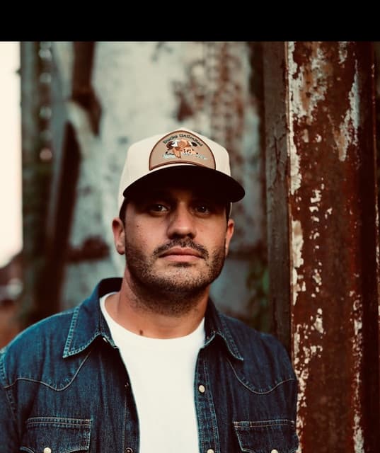 Logan Mac's artist profile image