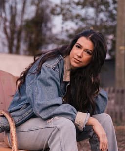 Robyn Ottolini's artist profile image