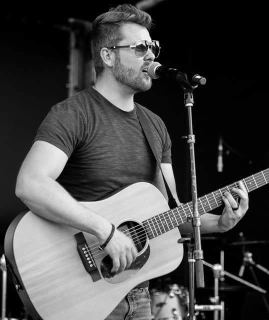 Tanner Orton artist profile image