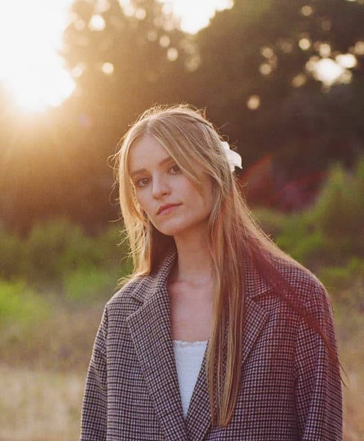 Rosie Darling's artist profile image