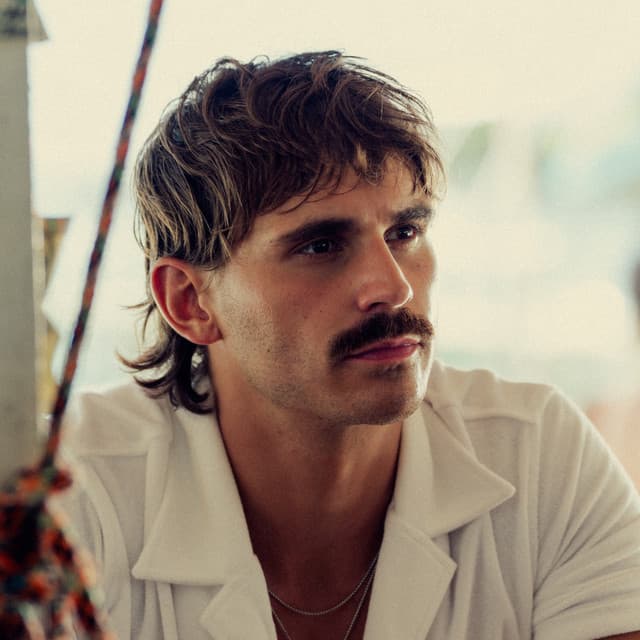 Tucker Wetmore artist profile