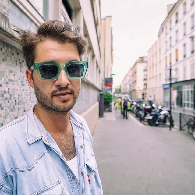 Léon Phal artist profile image
