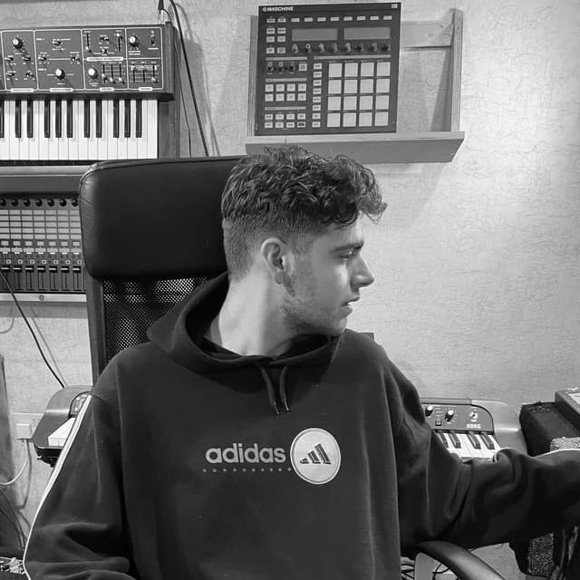 WOOLFSON artist profile image