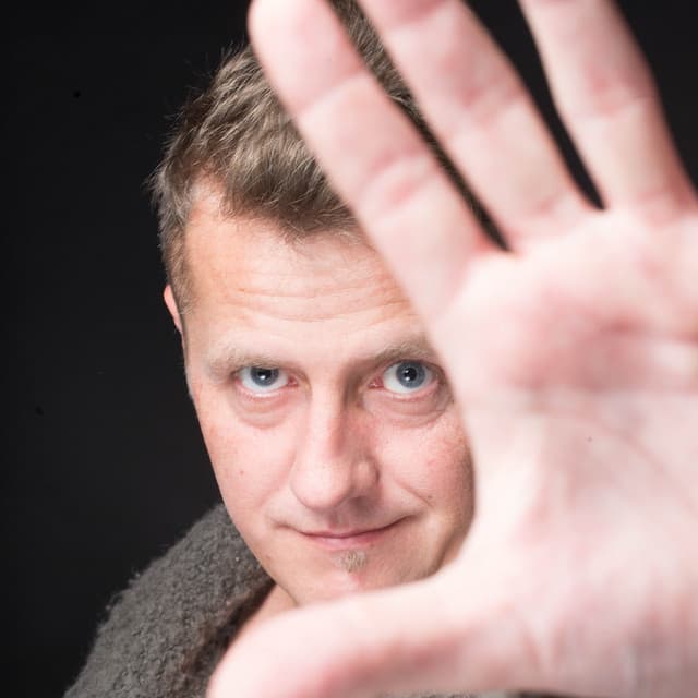 Andreas Henneberg artist profile image