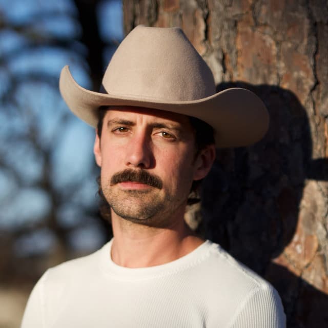 Dylan Earl artist profile image
