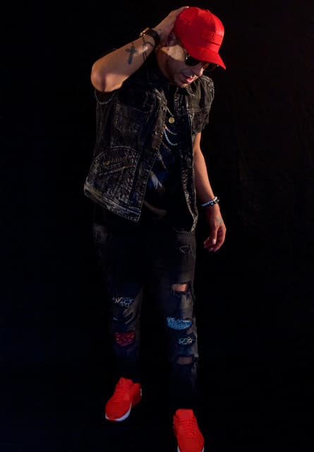 Yomo artist profile image