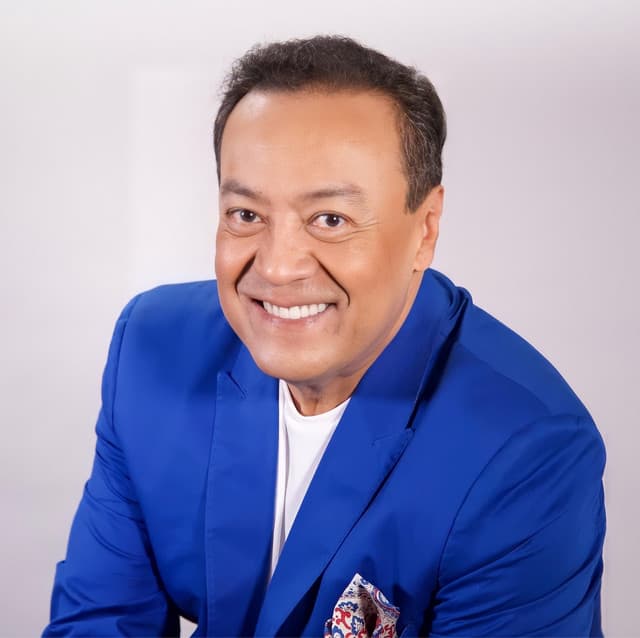 Carlos Cuevas artist profile image