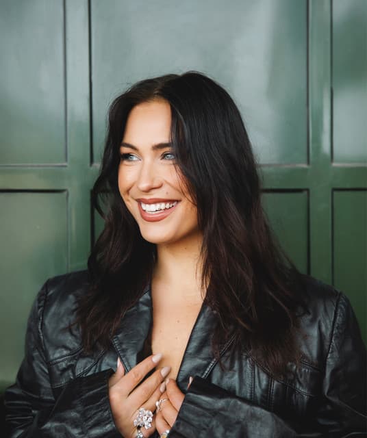 Molly Hammar profile