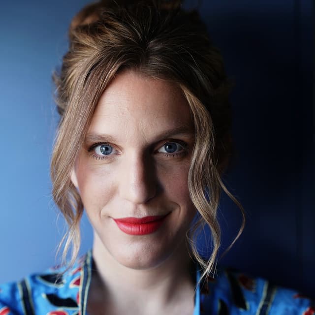 Luisa Sobral artist profile image