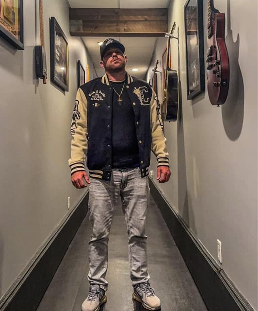 J.Donahue artist profile image