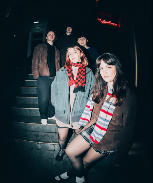 Vona Vella artist profile image