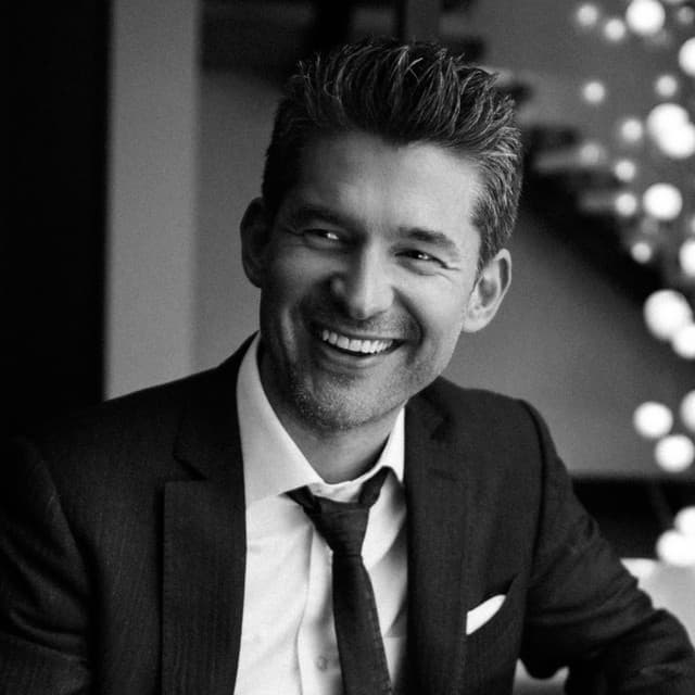 Matt Dusk artist profile image