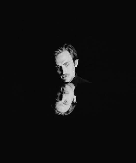 Andrew Combs's artist profile image