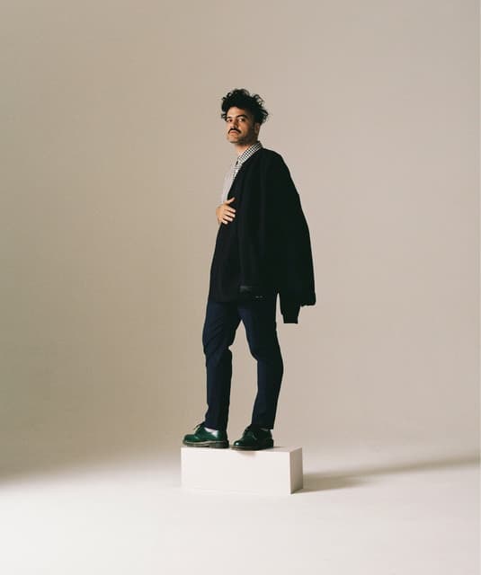 Alex Ferreira artist profile image