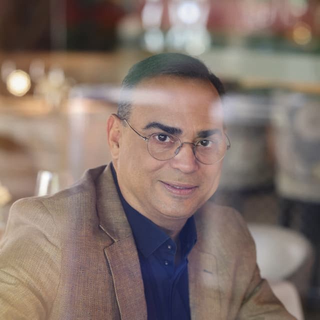 Gilberto Santa Rosa's artist profile image