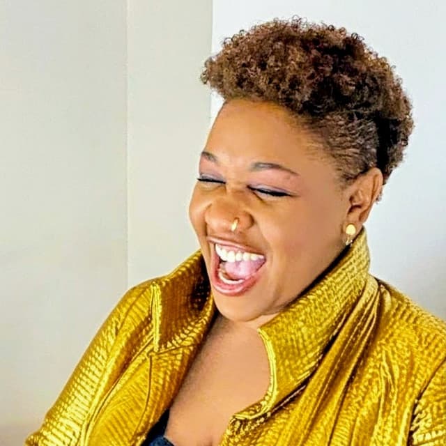 Inaya Day artist profile image