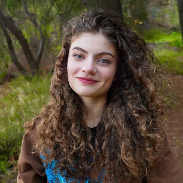 Sophie Pecora artist profile image