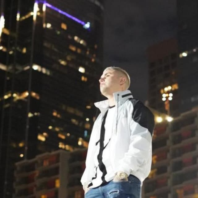 Abraham Vazquez artist profile image