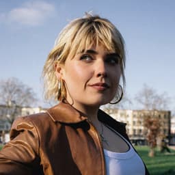 Lily Moore's artist profile image