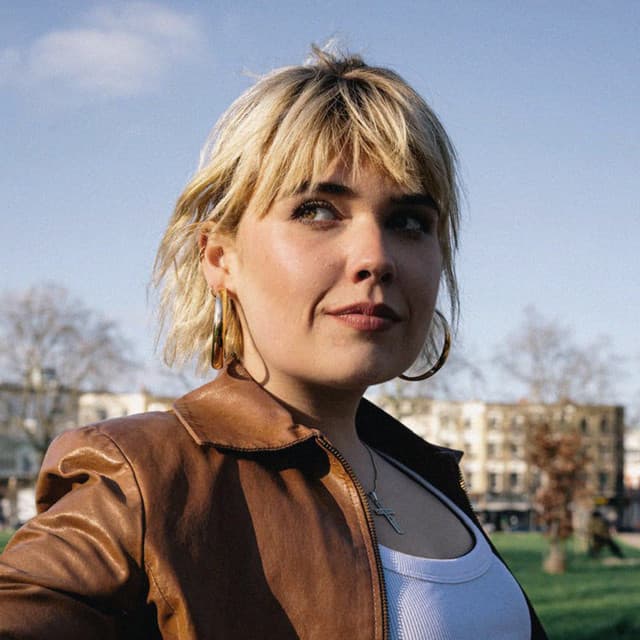 Lily Moore artist profile image