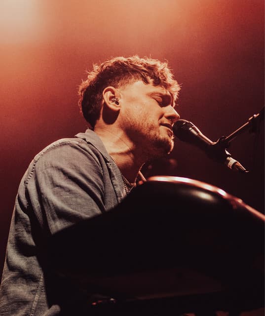 Ryan McMullan artist profile image