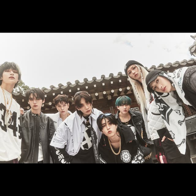 Stray Kids's artist profile image