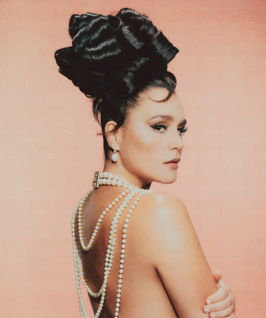 Jessie Ware artist profile image